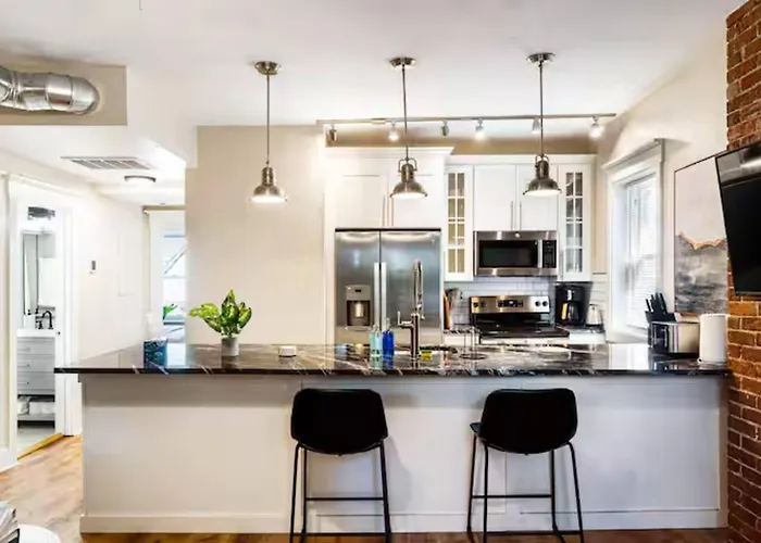 Apartment Modern W/ Netflix Near Downtown & Upmc *