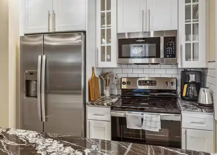Modern W/ Netflix Near Downtown & Upmc Pittsburgh