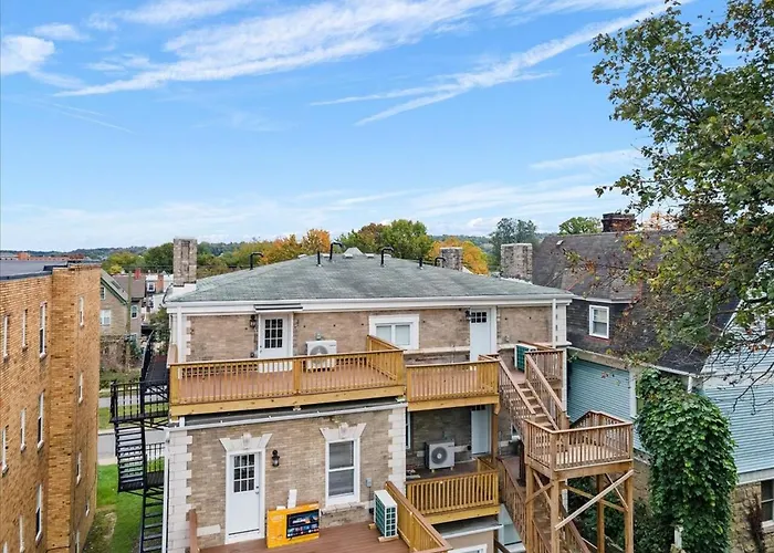 Modern W/ Netflix Near Downtown & Upmc *